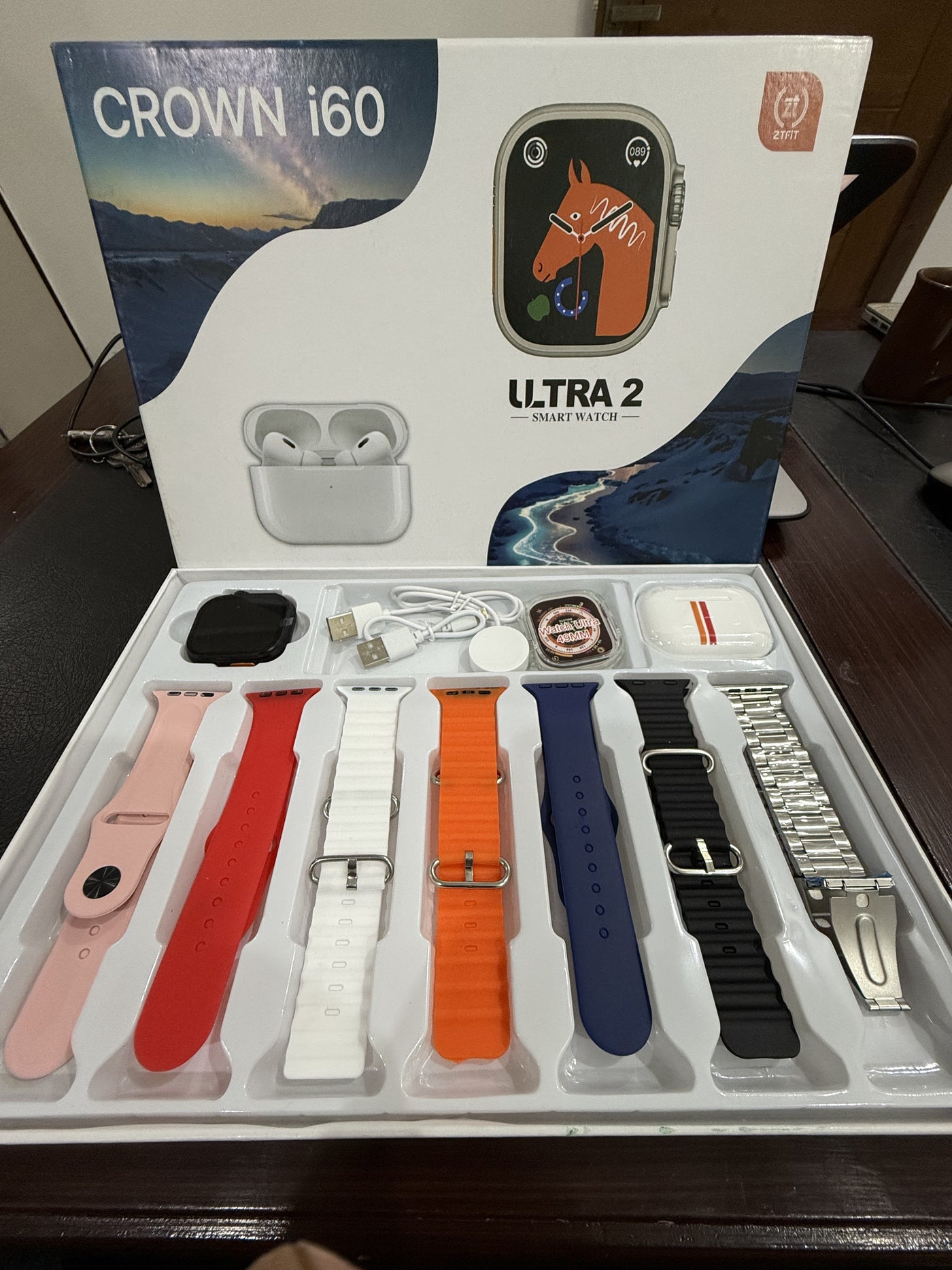 Crown I60 7 in 1 smartwatch with budds